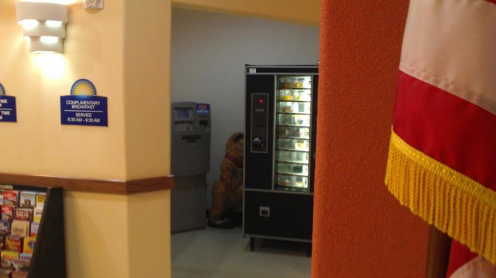 Robinson Inn And Suites Екстер'єр фото