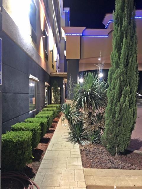 Robinson Inn And Suites Екстер'єр фото